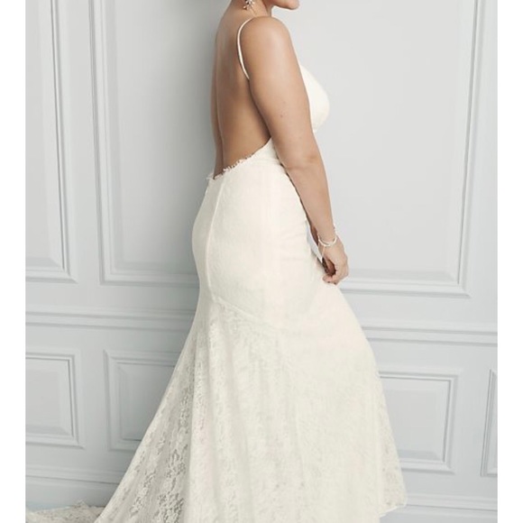 NWT Davids Bridal GALINA  ADD TO WISHLIST Low- Back Soft Lace Wedding Dress - Picture 4 of 8